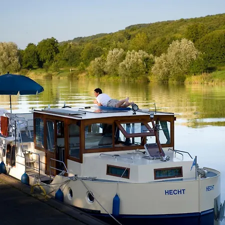 Bådhotel Boats & Yachts At Zehdenick Marina By Kuhnle-tours *